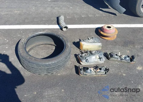 2006 Chevrolet Silverado 1500 Work Truck from USA, damaged, VIN 1GCEC14V26E129054